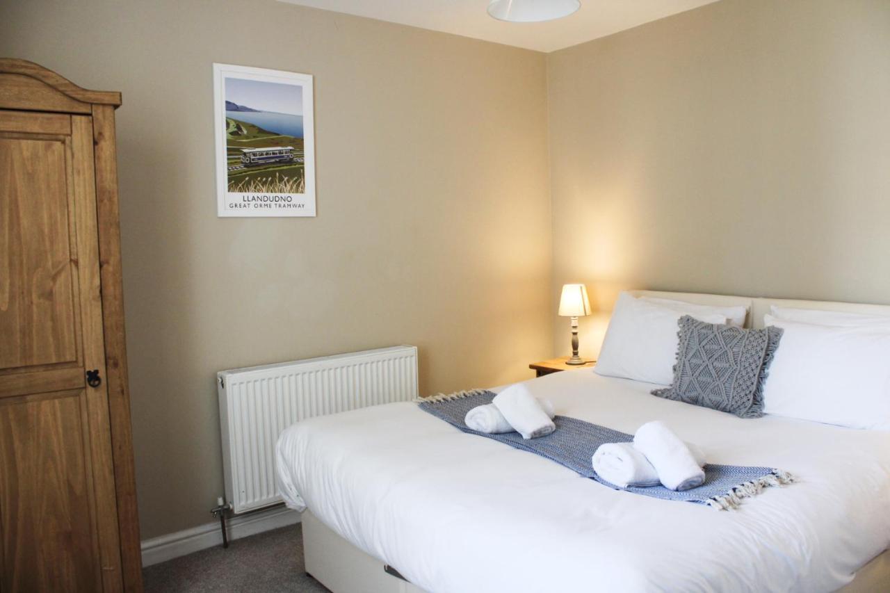 The Clifton Holiday Apartment Llandudno Centre Ngoại thất bức ảnh